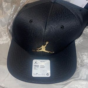 Nike pro jordan unisex snapback hat brand new in black